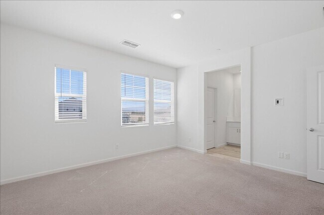 Building Photo - 1229 Rojo St