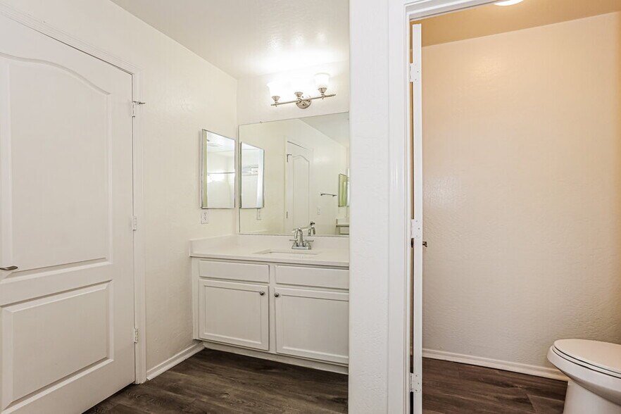 Building Photo - 10024 W Kingman St