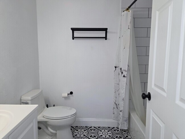 Building Photo - 3150 Emerson Ave S