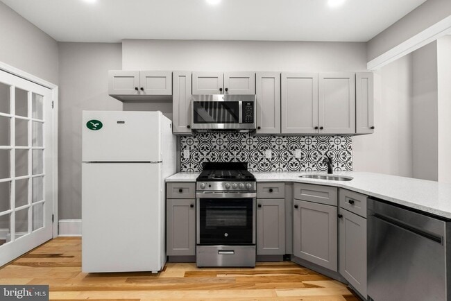 Building Photo - 601 Miller St