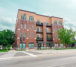 Building Photo - 3954 N Oriole Ave