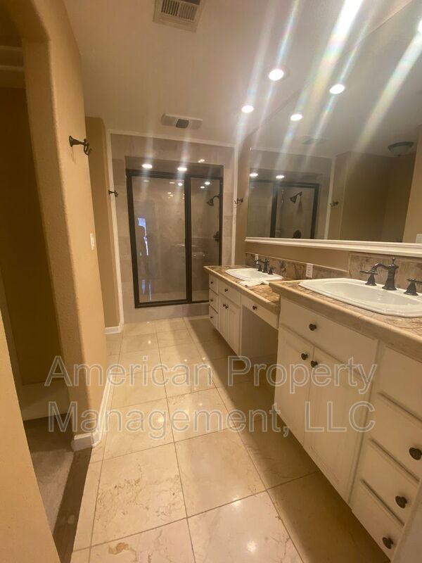 Building Photo - 6004 S Atlanta Ct