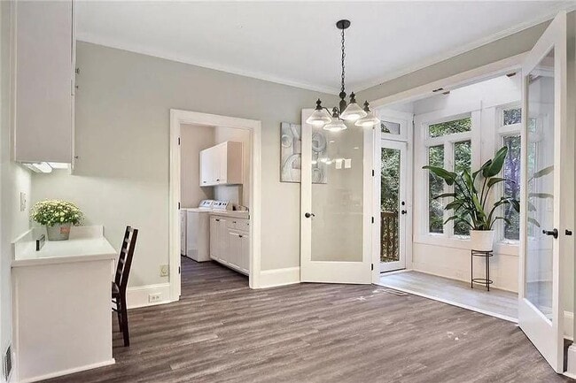 Building Photo - 930 Manchester Pl NW