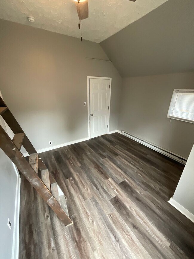 Building Photo - *August 2028* 5 Bedroom house 1 block off Kirkwood FULLY RENOVATED