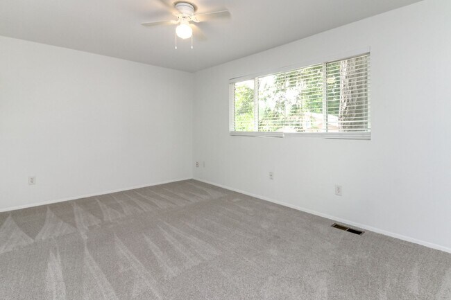 Building Photo - Four Bedroom House Near Camelot Park