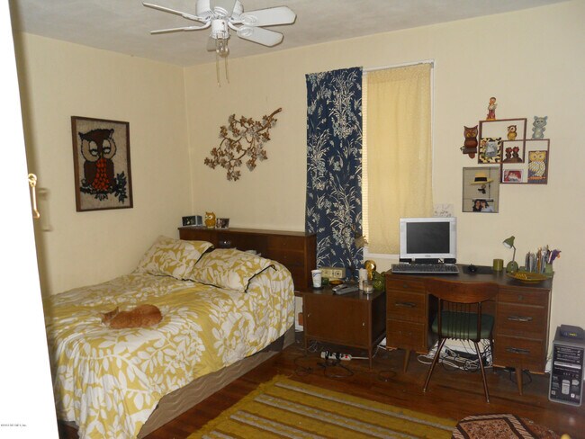 Building Photo - 1337 Menna St