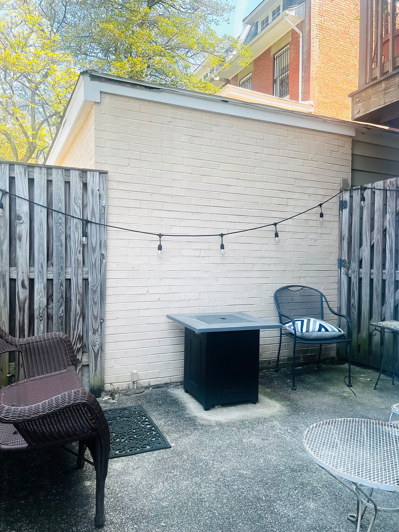 Building Photo - 1663 Newton St NW