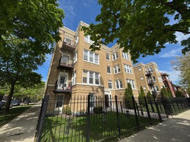 Building Photo - 3538 W Ainslie St