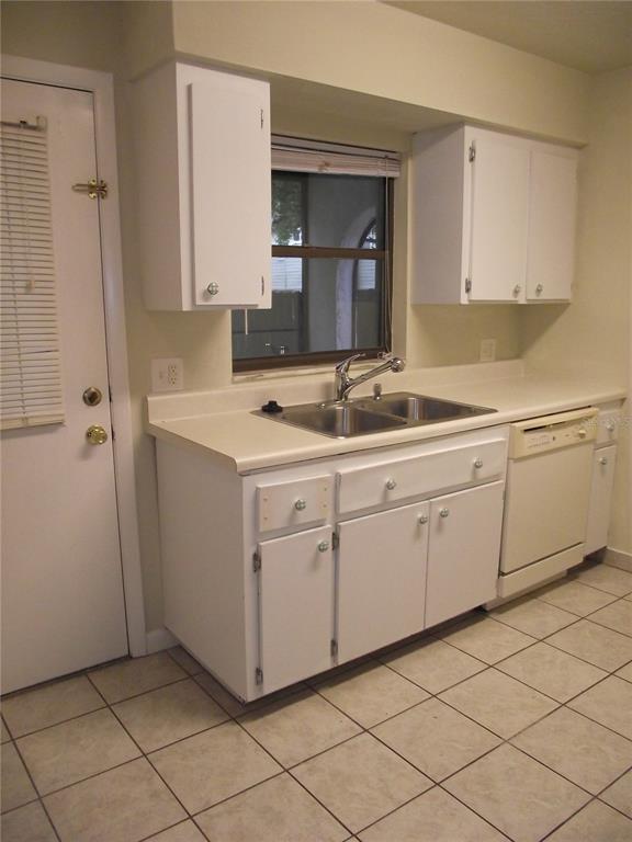 Building Photo - 2635 SW 35th Pl