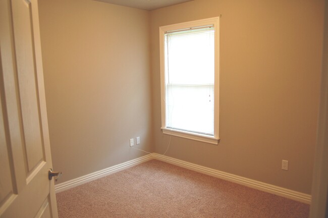 3rd bedroom - 6210 W Milliken Bnd