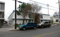 Building Photo - 7503 Hazeltine Ave