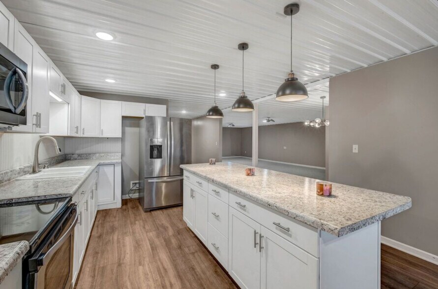 Building Photo - 5440 Eugene Kennedy Ln