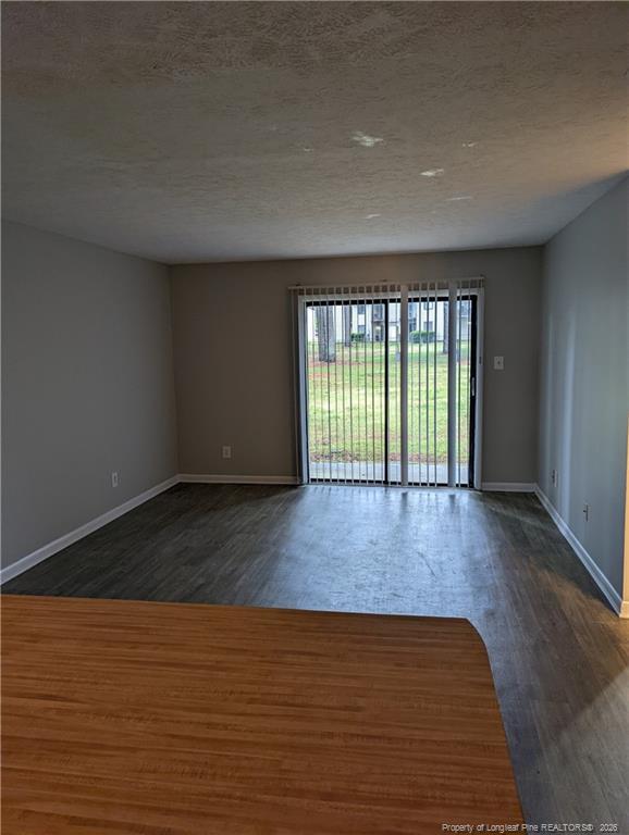 Building Photo - 823 Applewood Ln