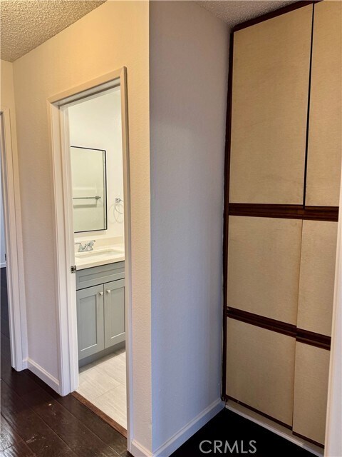 Building Photo - 5704 Sultana Ave