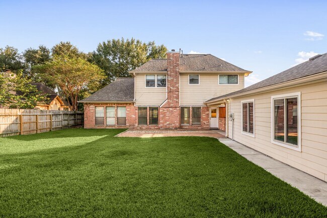 Building Photo - 15526 Cabildo Dr