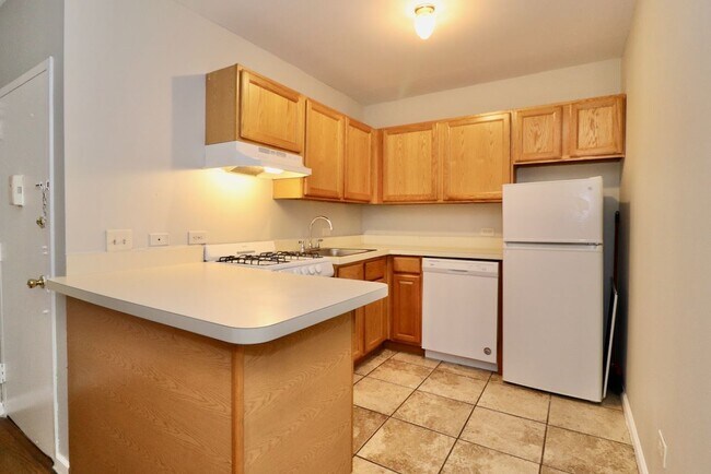 Primary Photo - 415 1st St