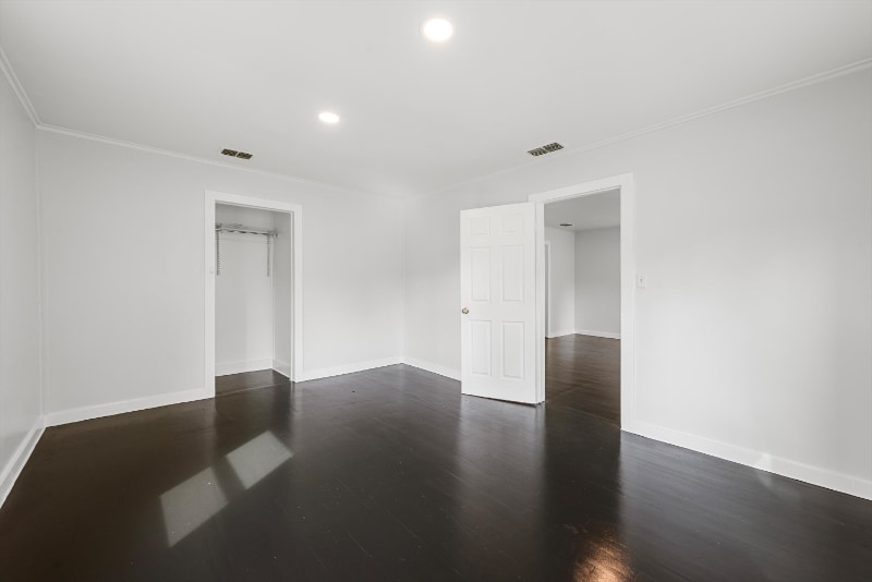 Building Photo - 6 Triple Oak Ln