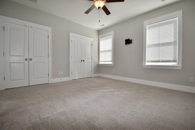 Building Photo - 724 Waterscape Ct