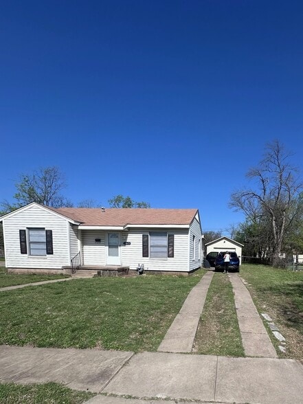 Building Photo - 3625 Maple Ave