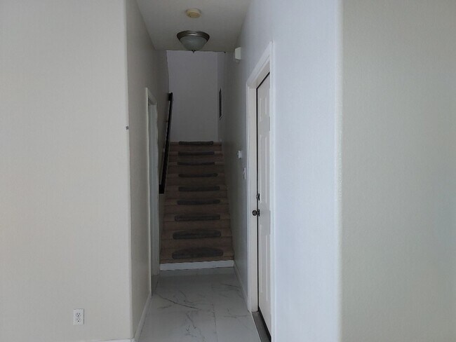 Building Photo - 13604 Mountain W Ct SE