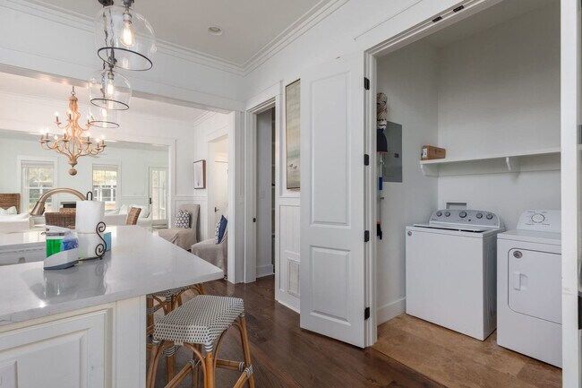 Building Photo - 80 East Royal Fern Way