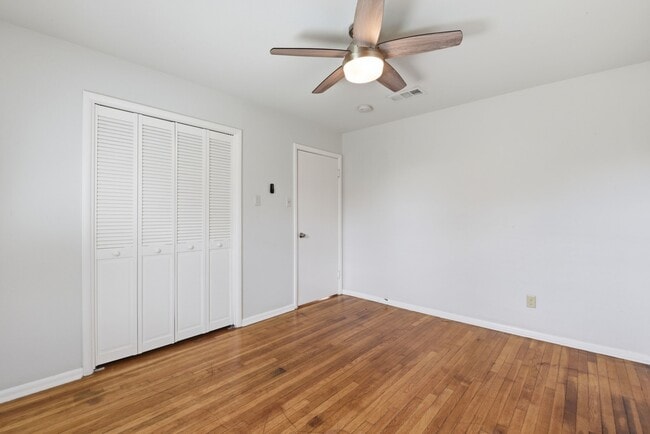 Building Photo - 4929 Libbey Dr