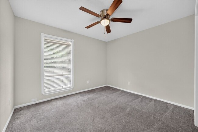 Building Photo - 25515 Stone Mill Ln