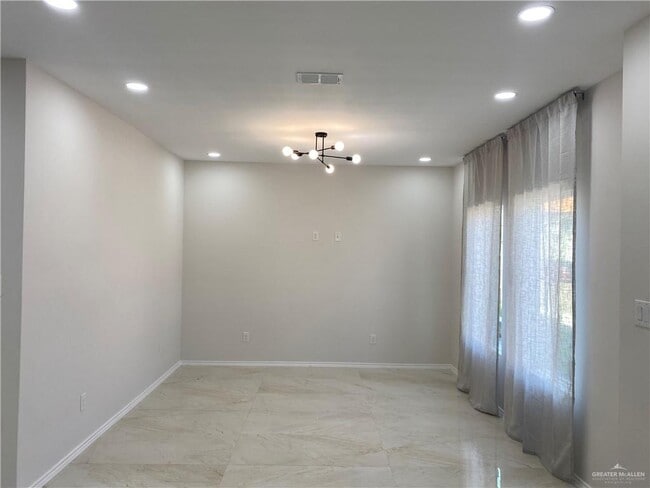 Building Photo - 17 Toni Ln