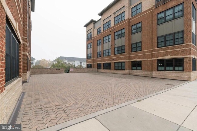 Building Photo - 2903 Bleeker St