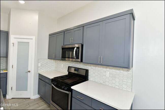 Building Photo - 205 Anglesy Pl