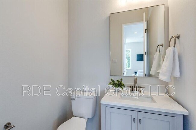 Building Photo - 3308 Birmingham Ave