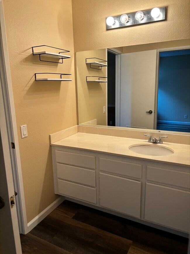 Building Photo - 1059 Shadowridge Dr