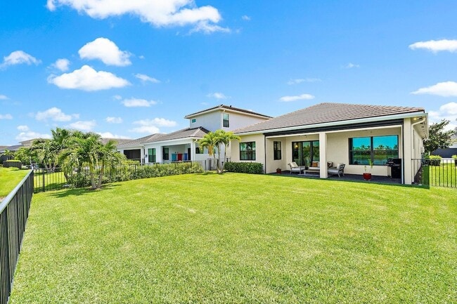 Building Photo - 15883 Key Biscayne Ln