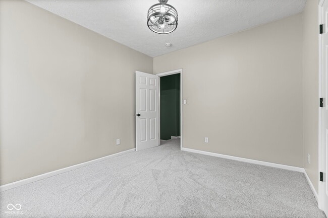 Building Photo - 721 E 23rd St