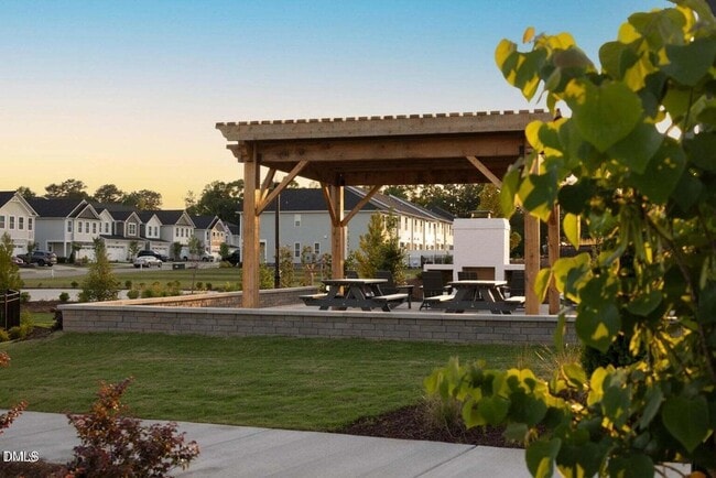 Building Photo - 123 Lennei Ln