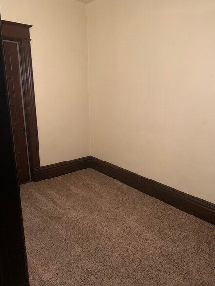 Building Photo - 431 Minnehaha Ave E