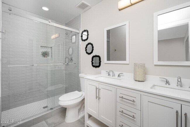 Building Photo - 9209 N 48th Dr