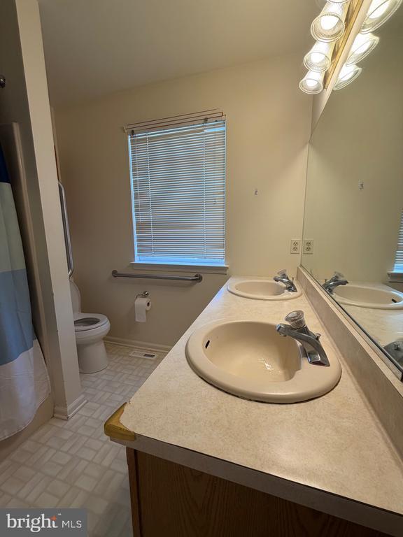 Building Photo - 253 Prince William Way