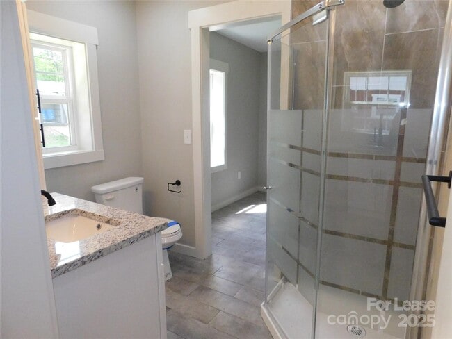 Building Photo - 809 Marve St