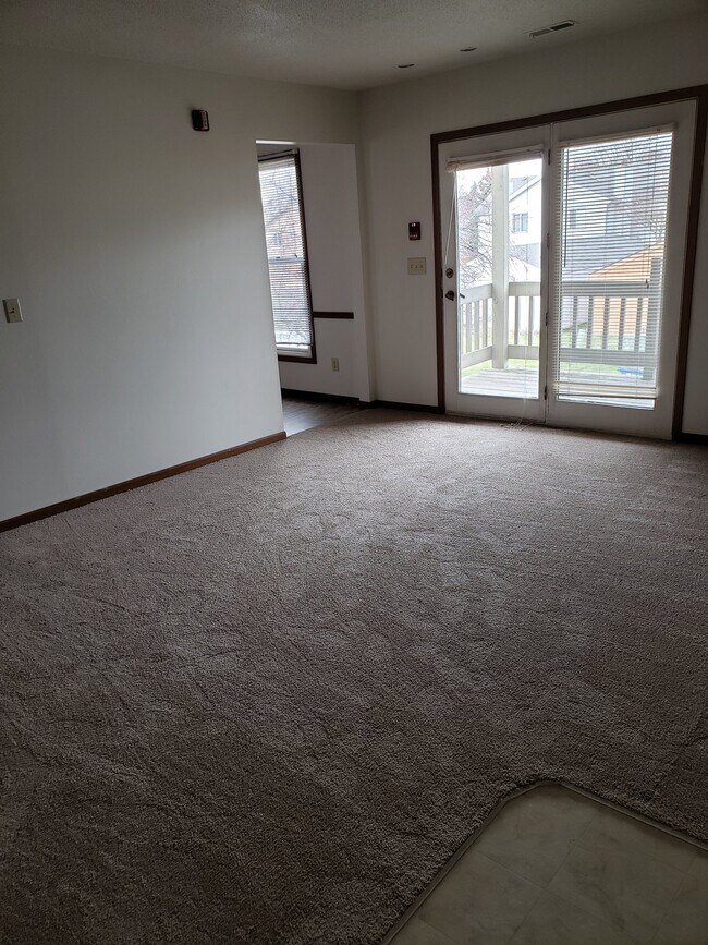 Building Photo - 5742 Ryewyck Dr