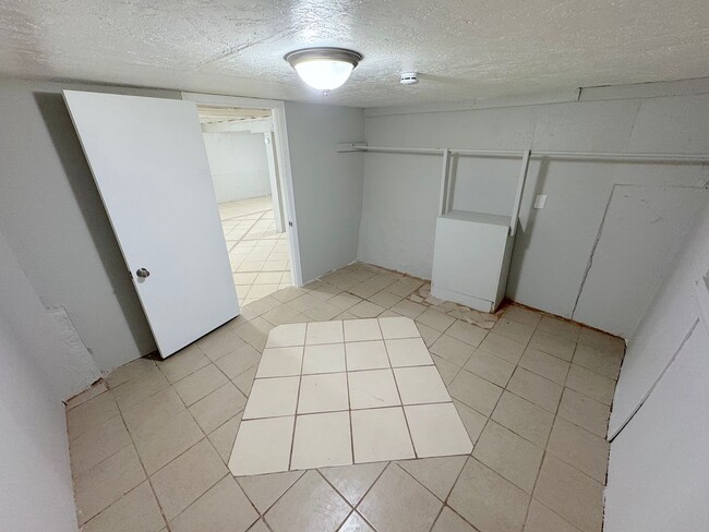 Building Photo - 3512 Clifton Ave