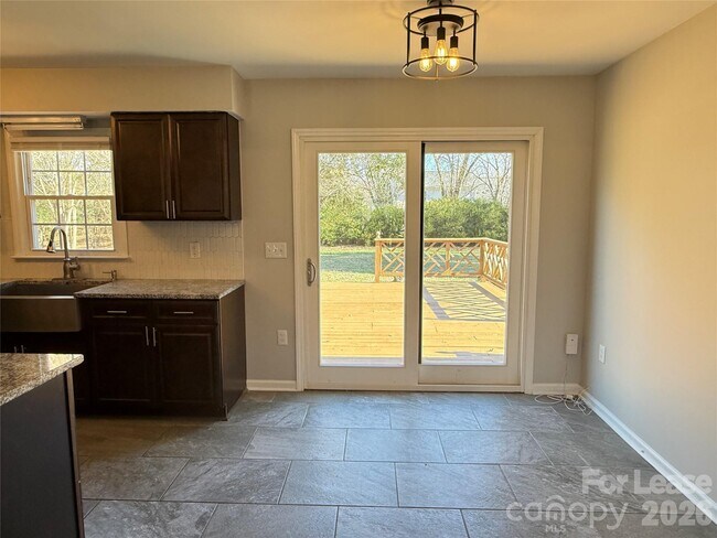 Building Photo - 8708 Parkchester Dr