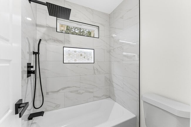 Building Photo - 7631 Ashton Dr