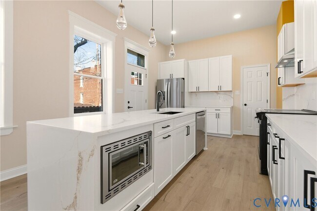 Building Photo - 316 W Clay St