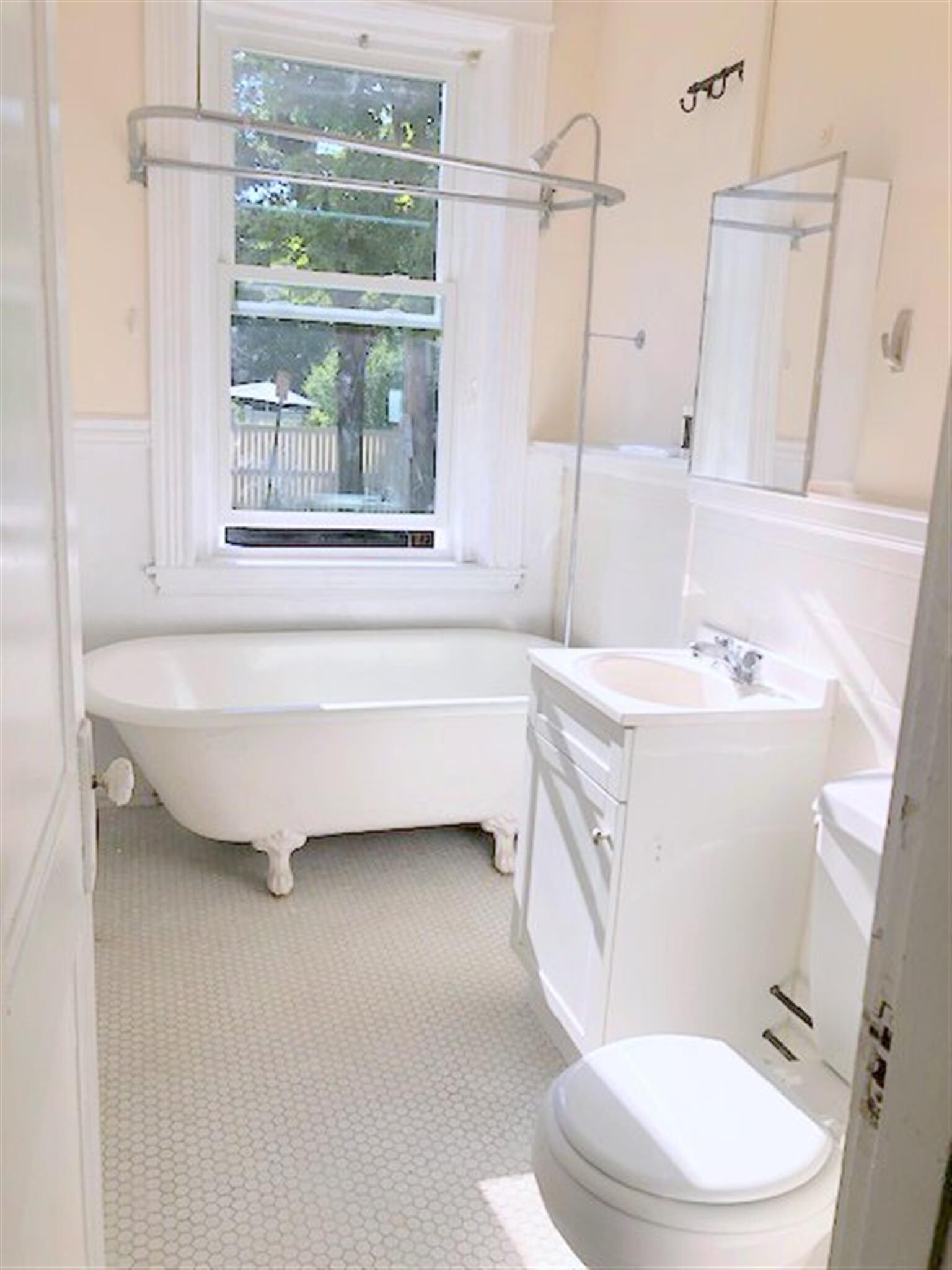 Building Photo - 90 Kirkland St