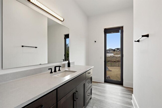 Building Photo - 5624 Sombria Ct