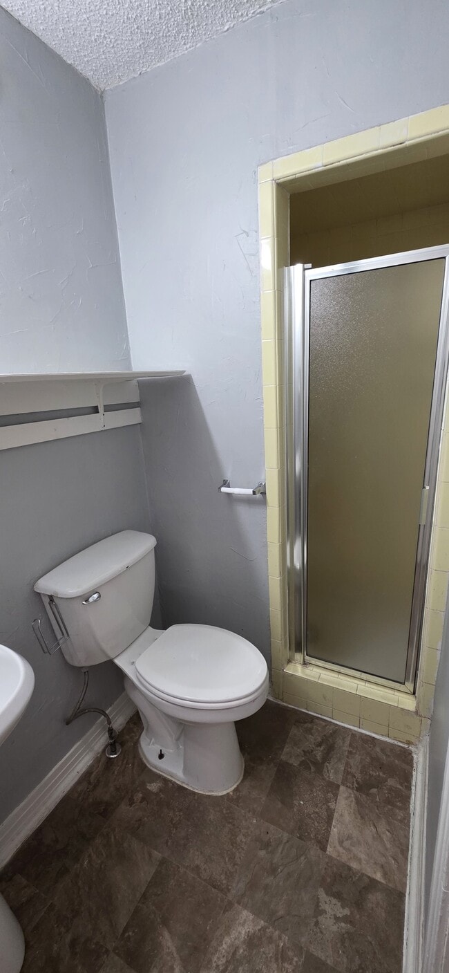 Building Photo - 1907 S Seminole St