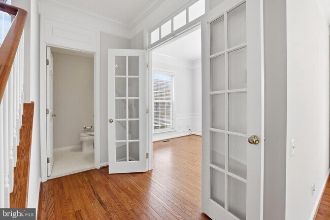 Building Photo - 6137 Manchester Park Cir