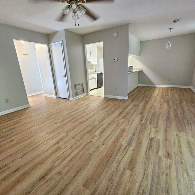 Building Photo - 3687 Donovan Dr