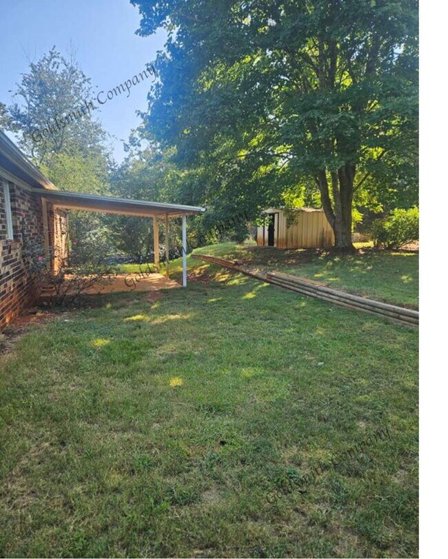 Building Photo - "3-Bed, 2-Bath Gem in Greenville – Spacious 1,532 Sq Ft Home on Wilma Drive!"